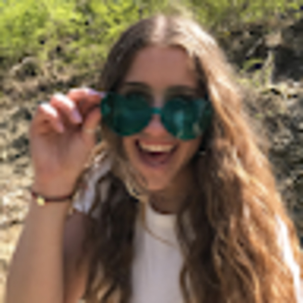 Meet your Posher, Chloe